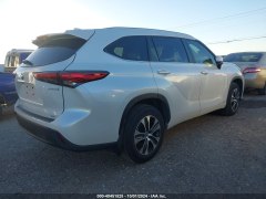 Toyota Highlander XLE Hybrid 2023 3
