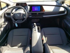 Toyota Prius LE 2023 7