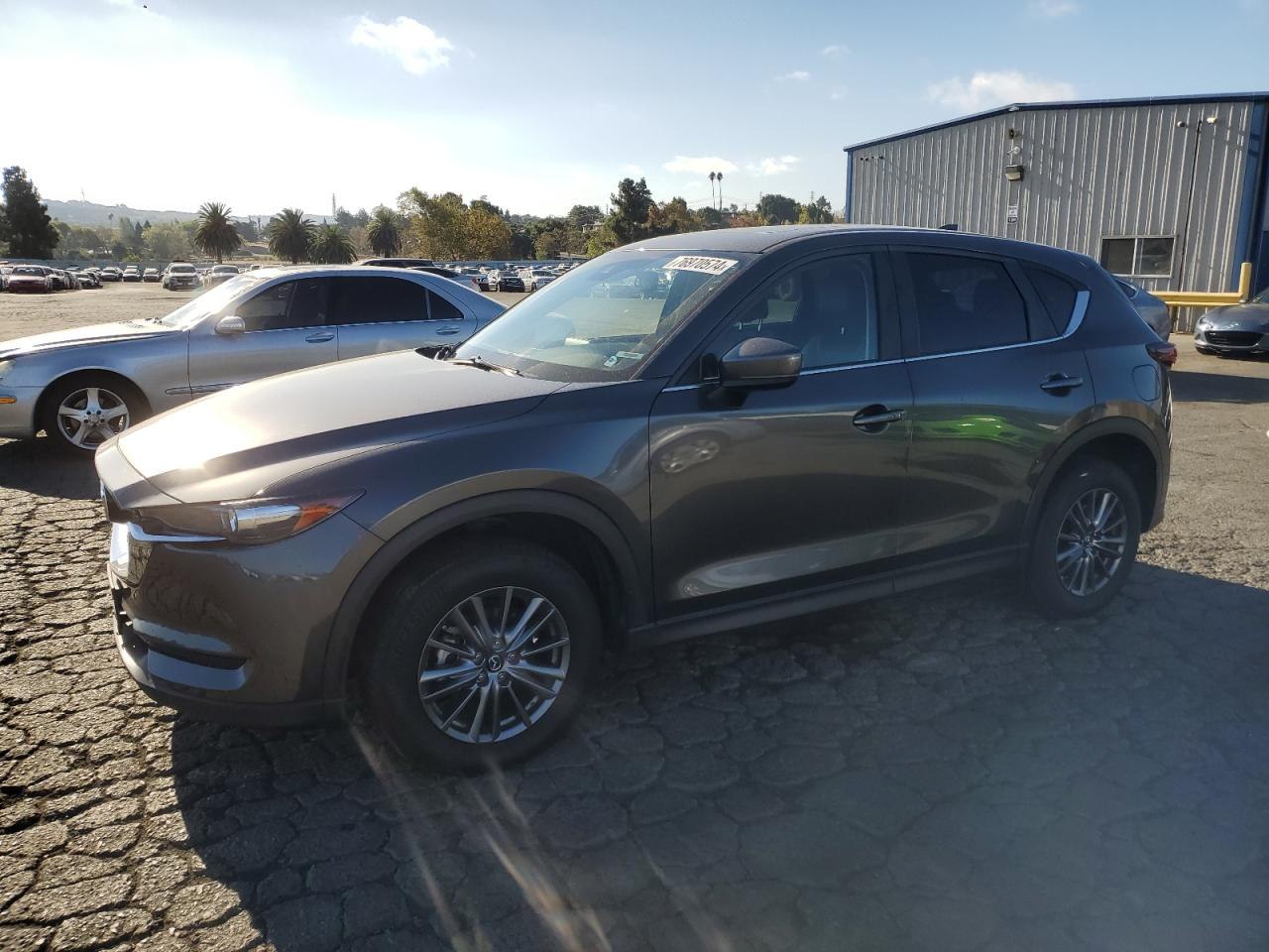 Mazda CX-5 Touring 2017 0 Mazda CX-5 Touring 2017 0