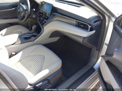 Toyota Camry SE 2024 8