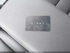 Tesla Model Y Long Range 2024 14