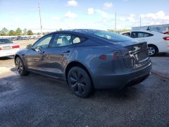 Tesla Model S Plaid 2021 5