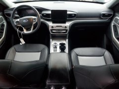 Ford Explorer XLT 2023 8