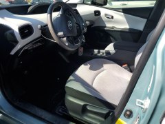 Toyota Prius LE 2021 6