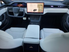 Tesla Model S Plaid 2021 8
