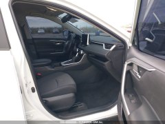 Toyota RAV4 XLE Hybrid 2023 9