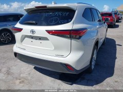 Toyota Highlander Limited 2021 4