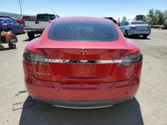 Tesla Model S 70D 2015 4