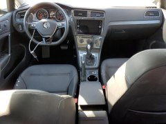 Volkswagen Golf SE 2019 8