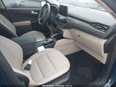 Ford Escape Hybrid Titanium  2020 9