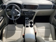 KIA Sportage EX 2021 8