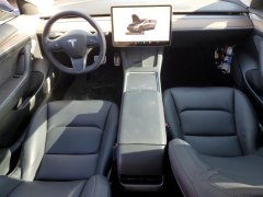 Tesla Model 3 Performance 2023 8