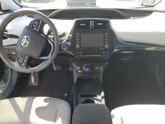 Toyota Prius LE 2021 8