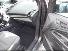 Ford Escape S 2018 9