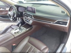 BMW 740i XDrive 2021 7